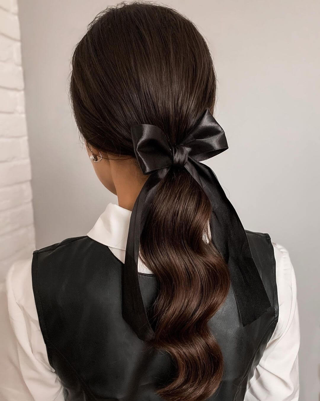 Office Hairstyle For Woman with Long Hair Amazed With The Bow