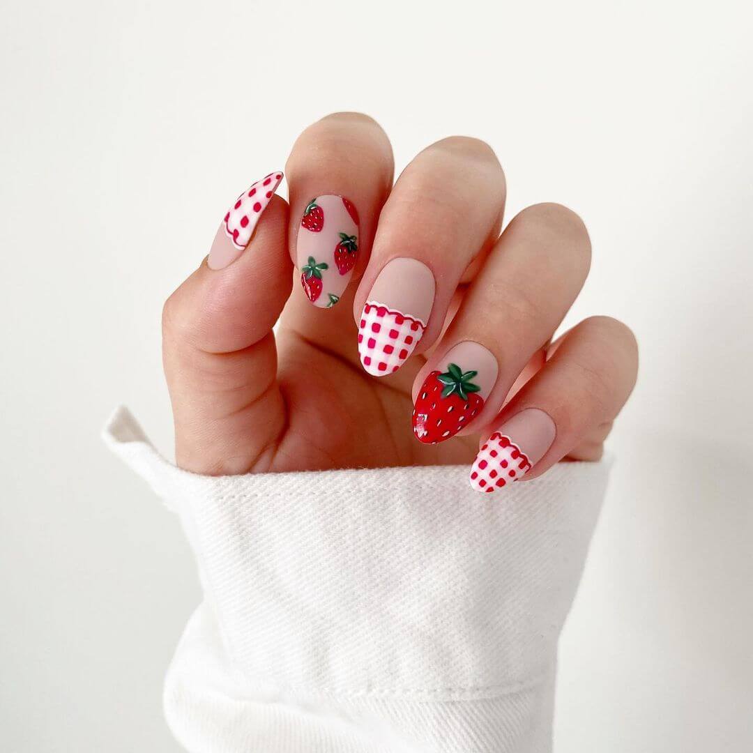 Strawberry Nail Strawberry Checkered Naik Art Design