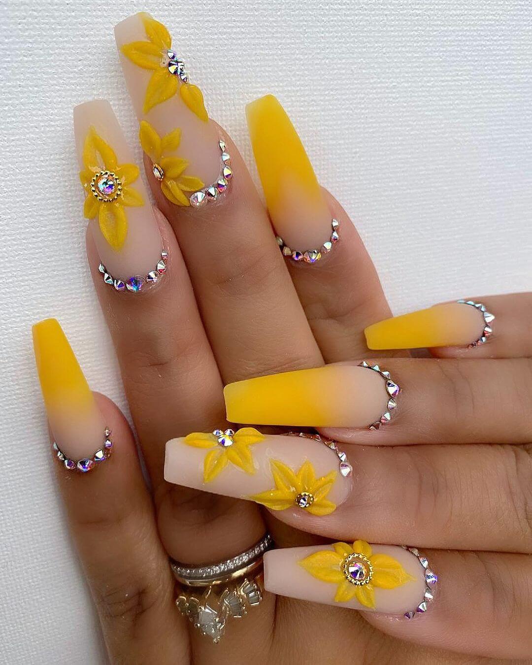 The Pointy Sunflower Nails 
