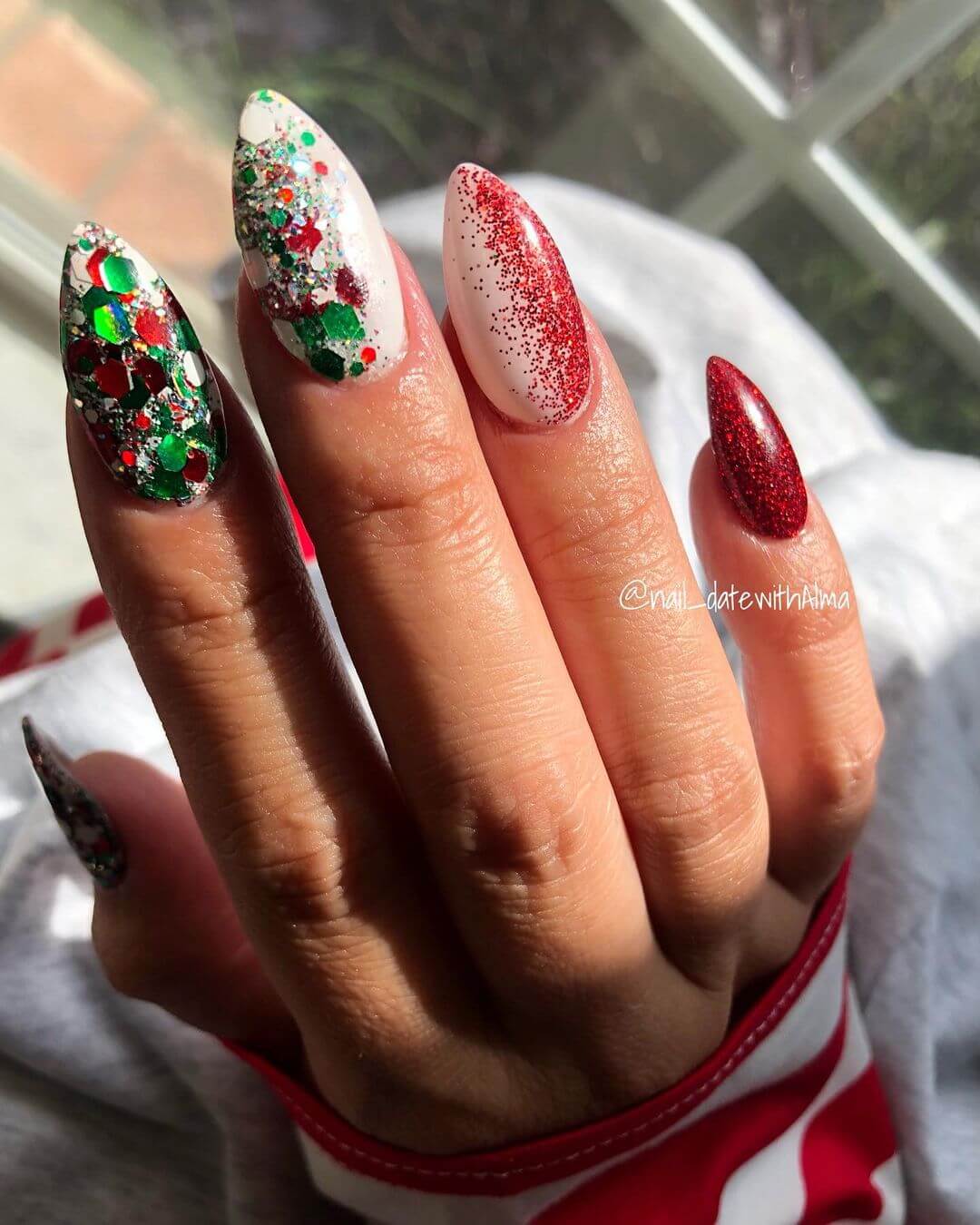 Christmas Nail Art Designs White is the best background