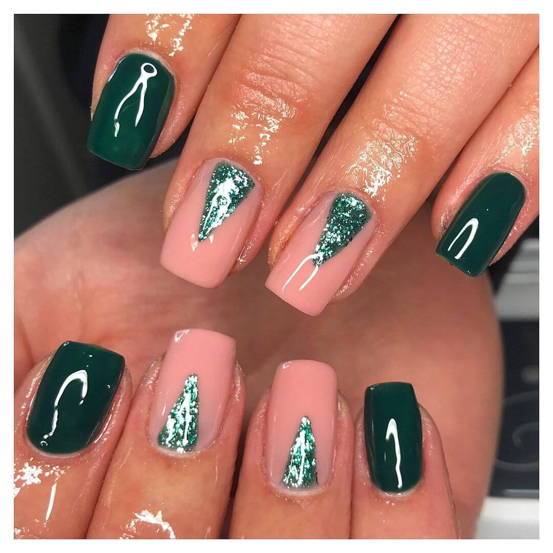 Christmas tree theme nail art design