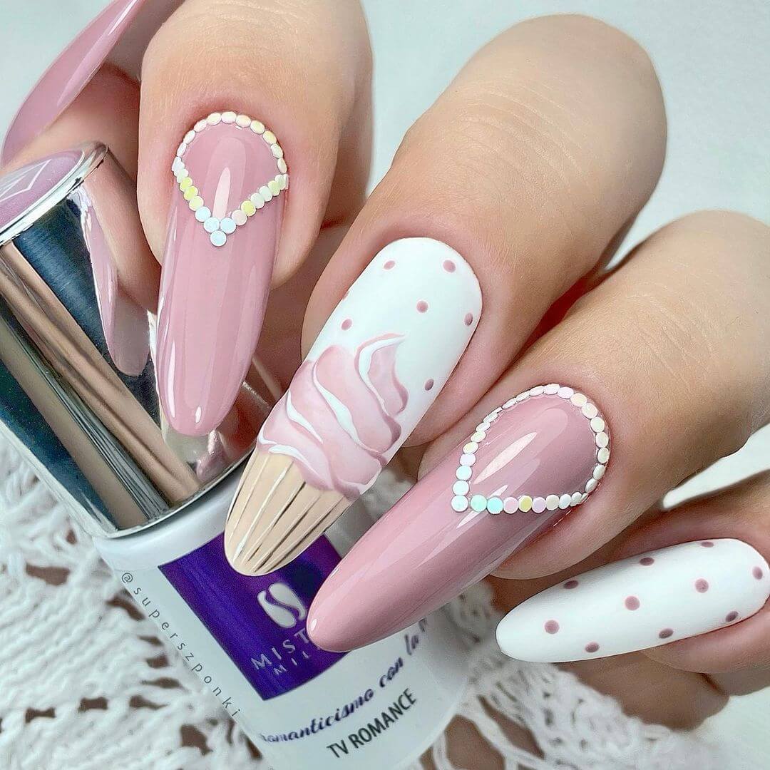 Cupcake Nail Art Designs Beautifully frosted cupcakes with 3D nail art