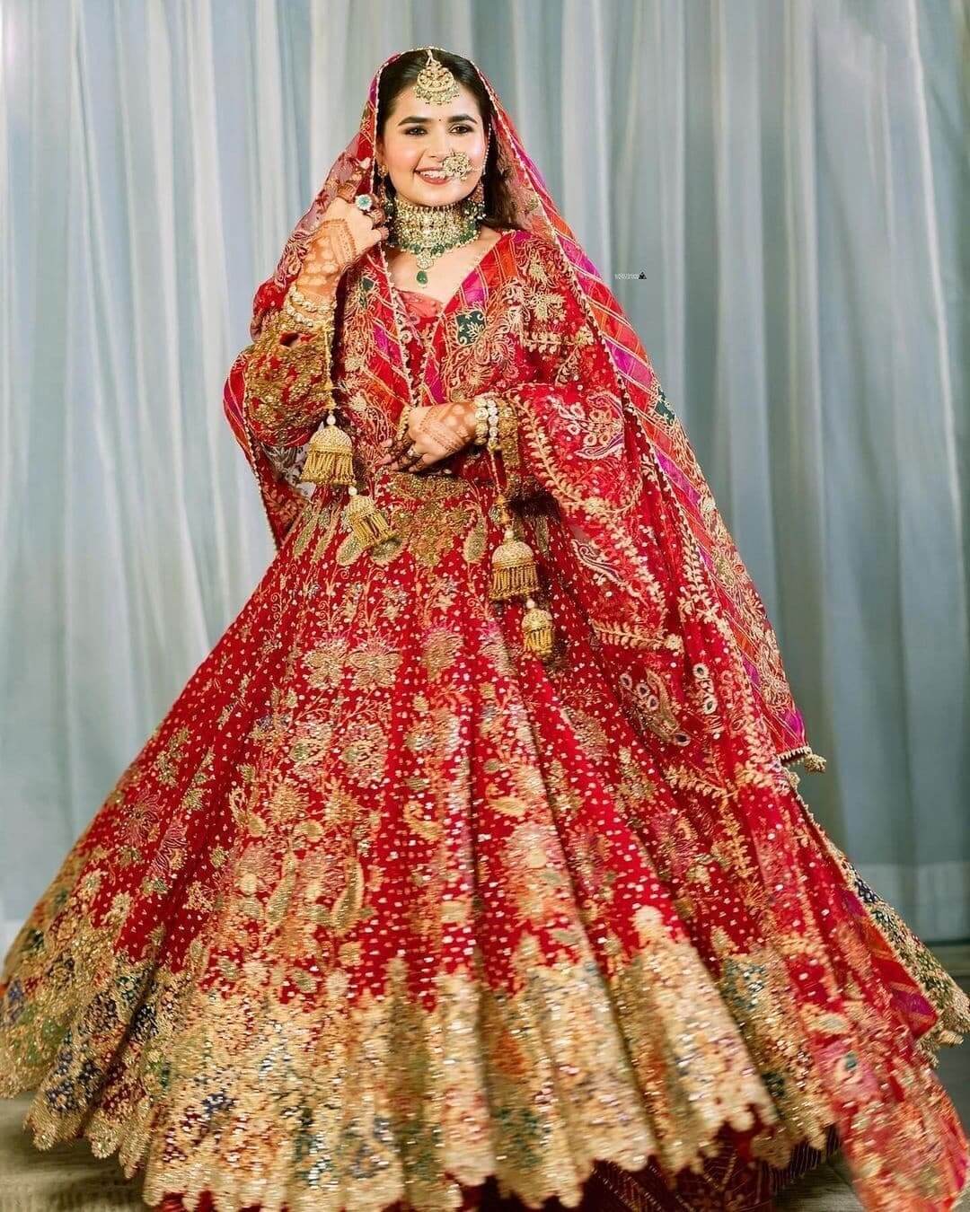 Indian Bridal Dupatta StylesThe Jaipuri Print Dupatta