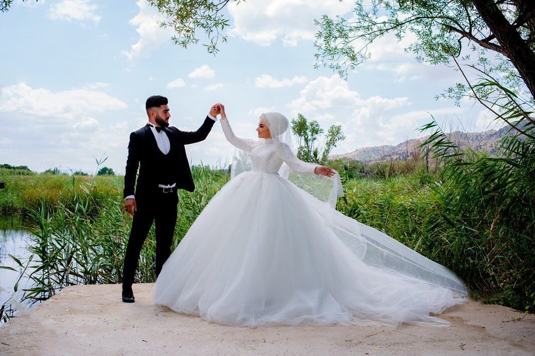 Beautiful White Ball Gown Wedding Hijab