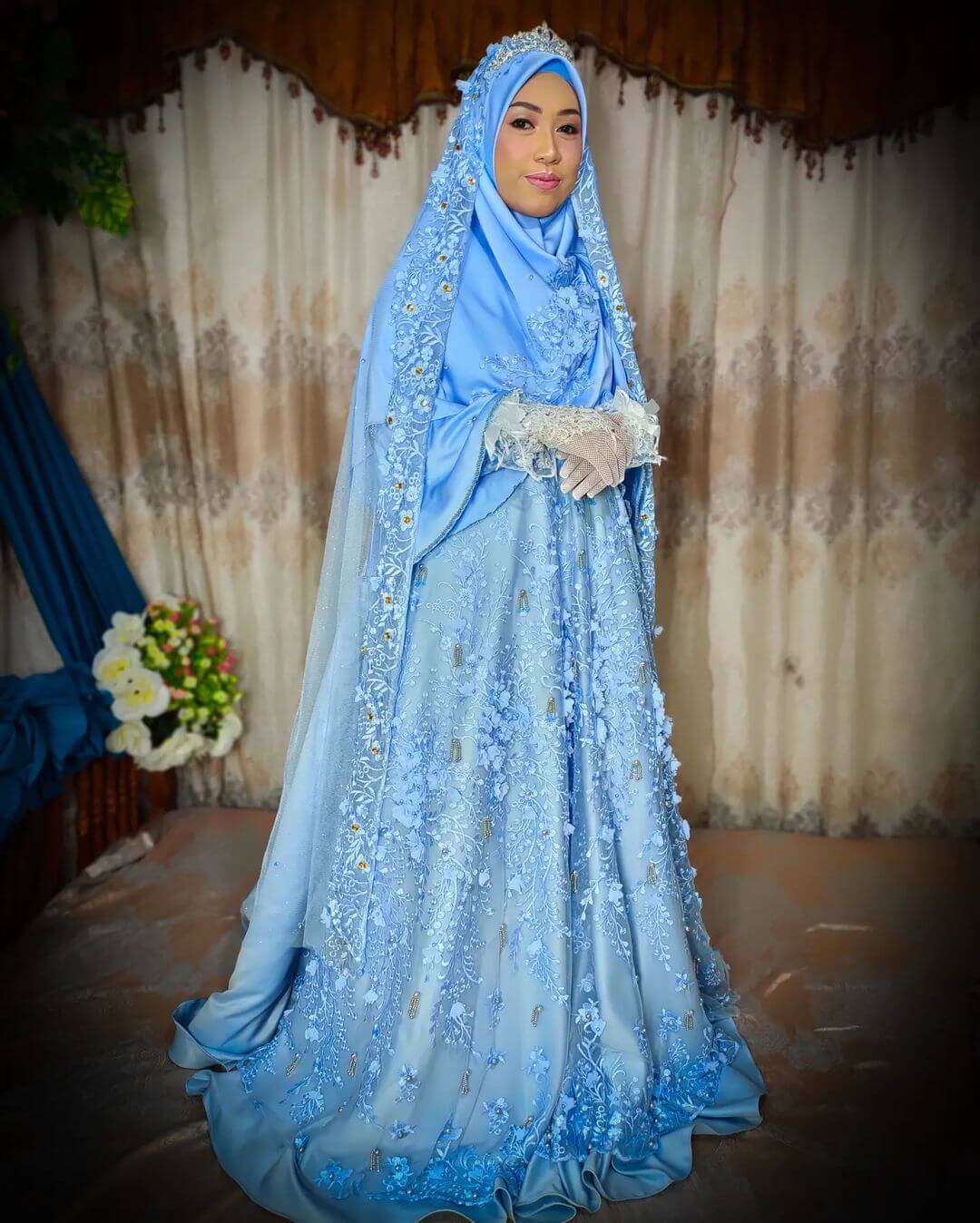 Some Modern and Fashionable Hijab Wedding Dress Ideas 2021 Blue Hijab Attire With Bridal Gloves