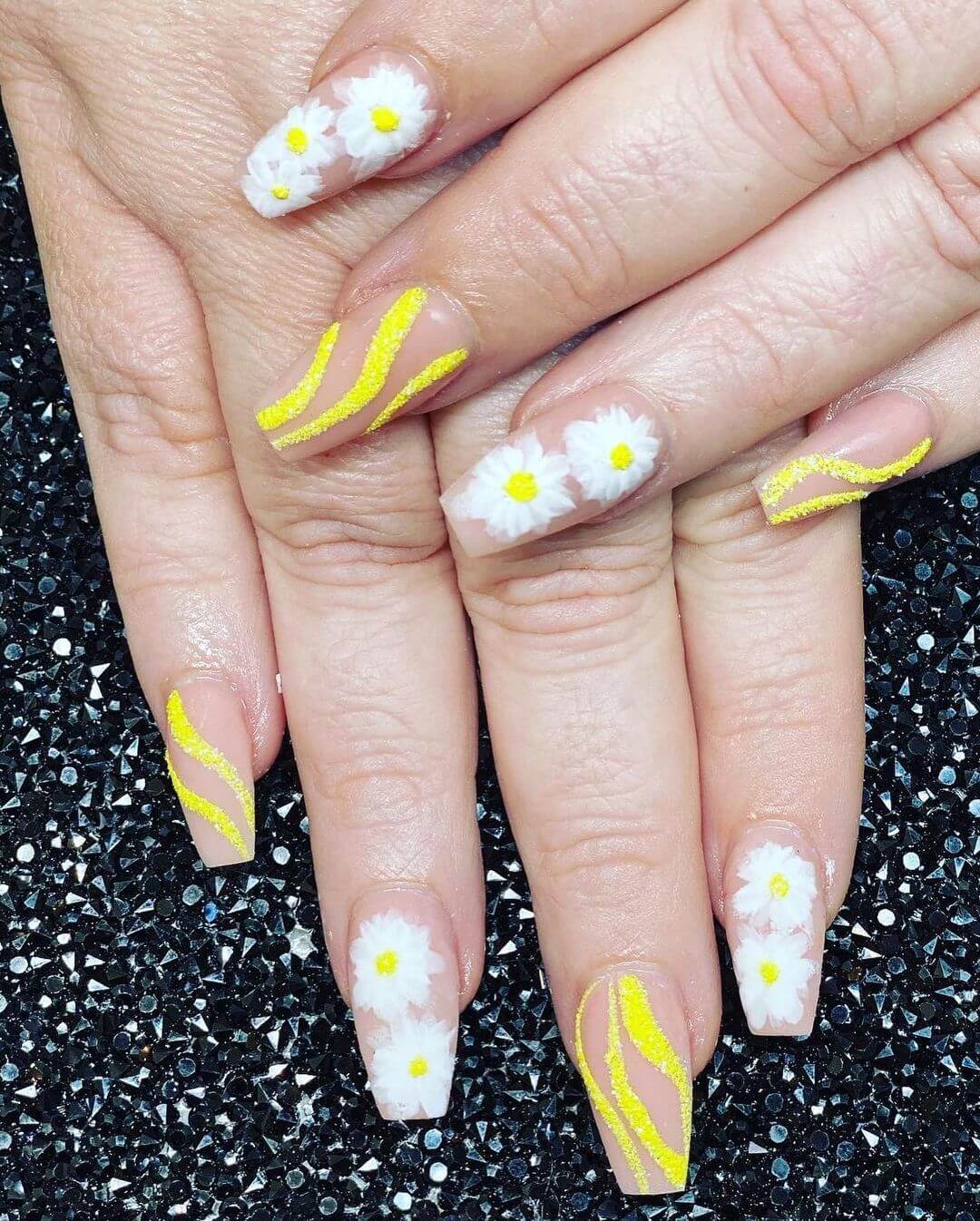 Yellow Swirls Daisy Nail Art