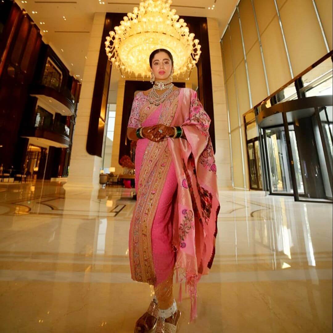 The Best of Marathi Bridal Nauvari Sarees Royal Baby Pink Nauvari Saree with Floral Shela