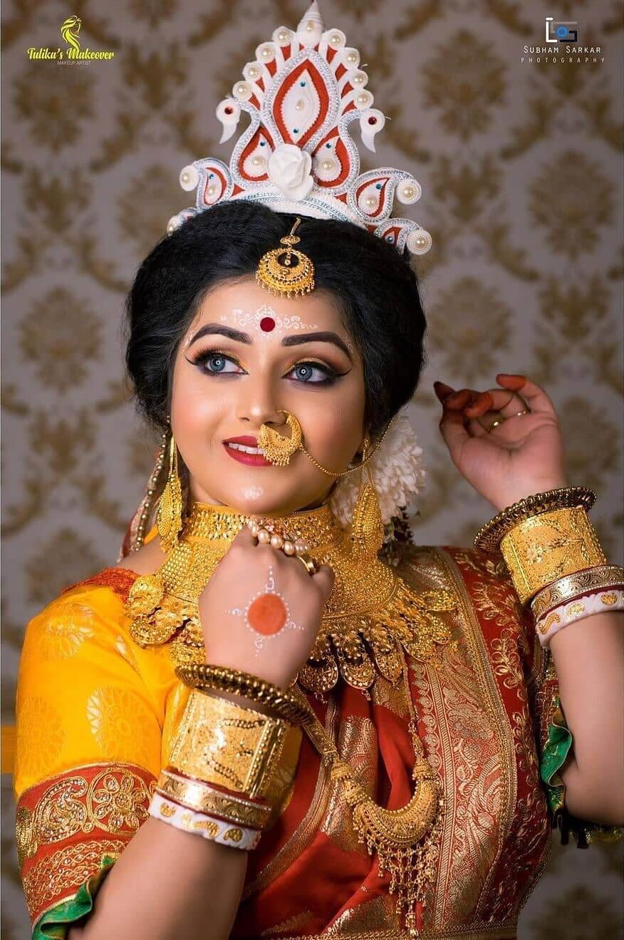 Bengali bridal Shola Ghar Design The Swan Of Love