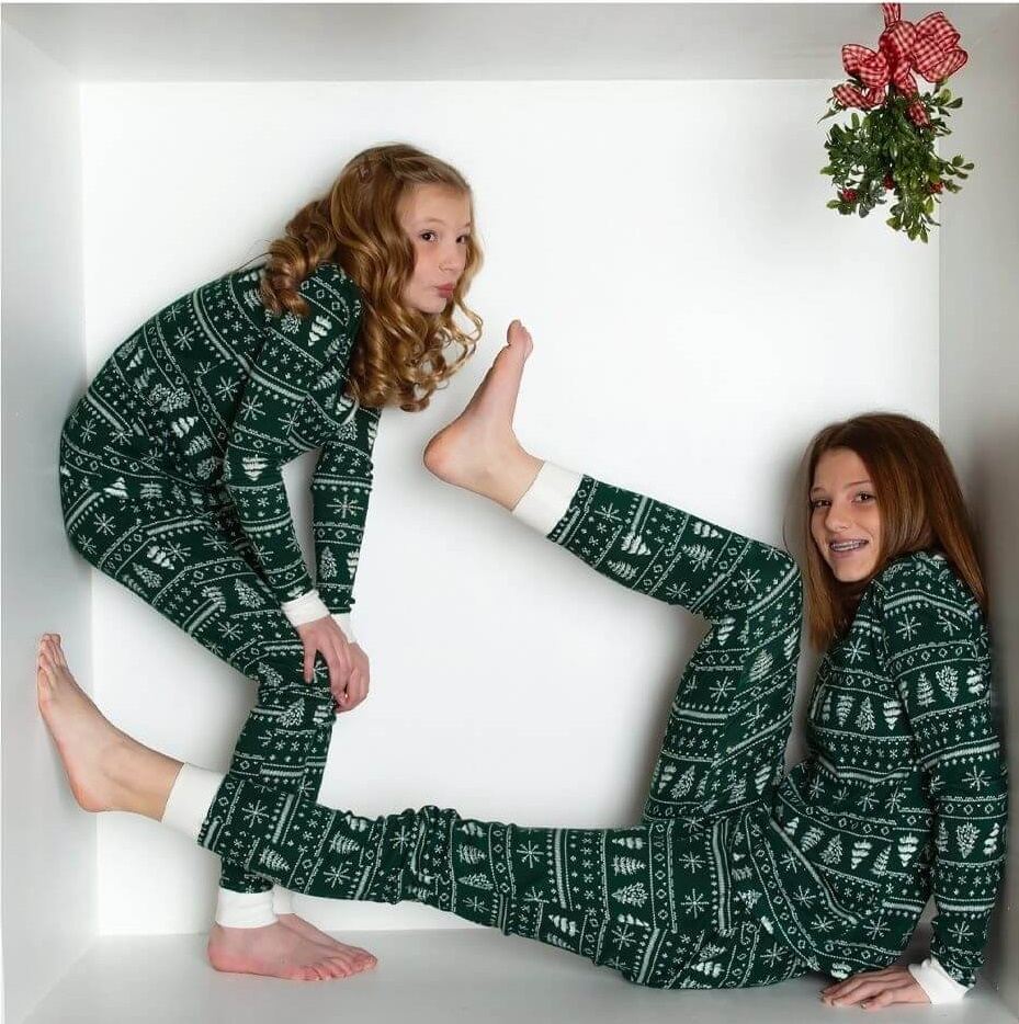 Christmas Photoshoot Ideas for Teenage Girl Christmas Photoshoot In A Box - A Plain Photoshoot