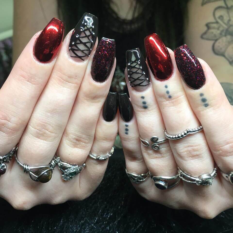 Corset Nails For Grunge Outfits