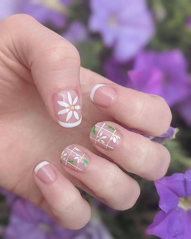 Simple Daisy Nail Art with French Tips