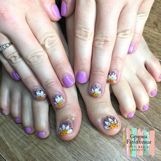Purple Colorful Daisy Nail Art