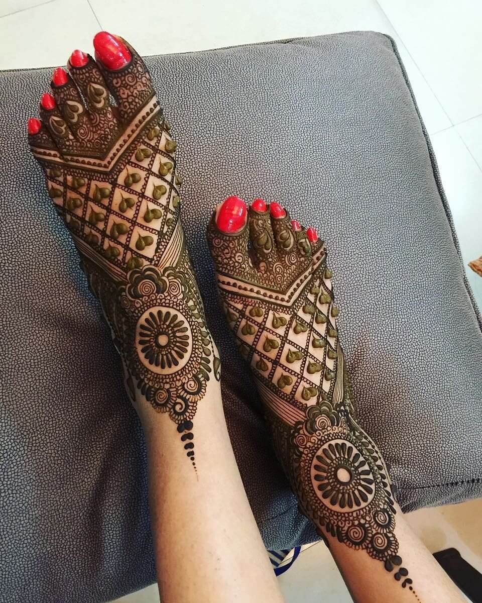 Indian Bridal (Dulhan) Mehndi Designs For Legs THE PAKISTANI BRIDAL MEHNDI DESIGN