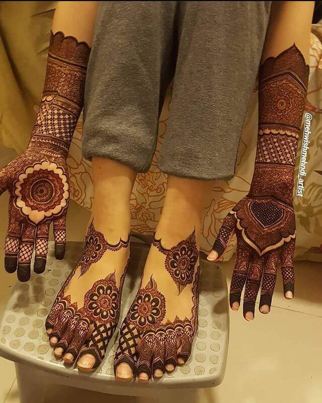 10 Striking Arabic Mehndi Designs For Legs and Feet!