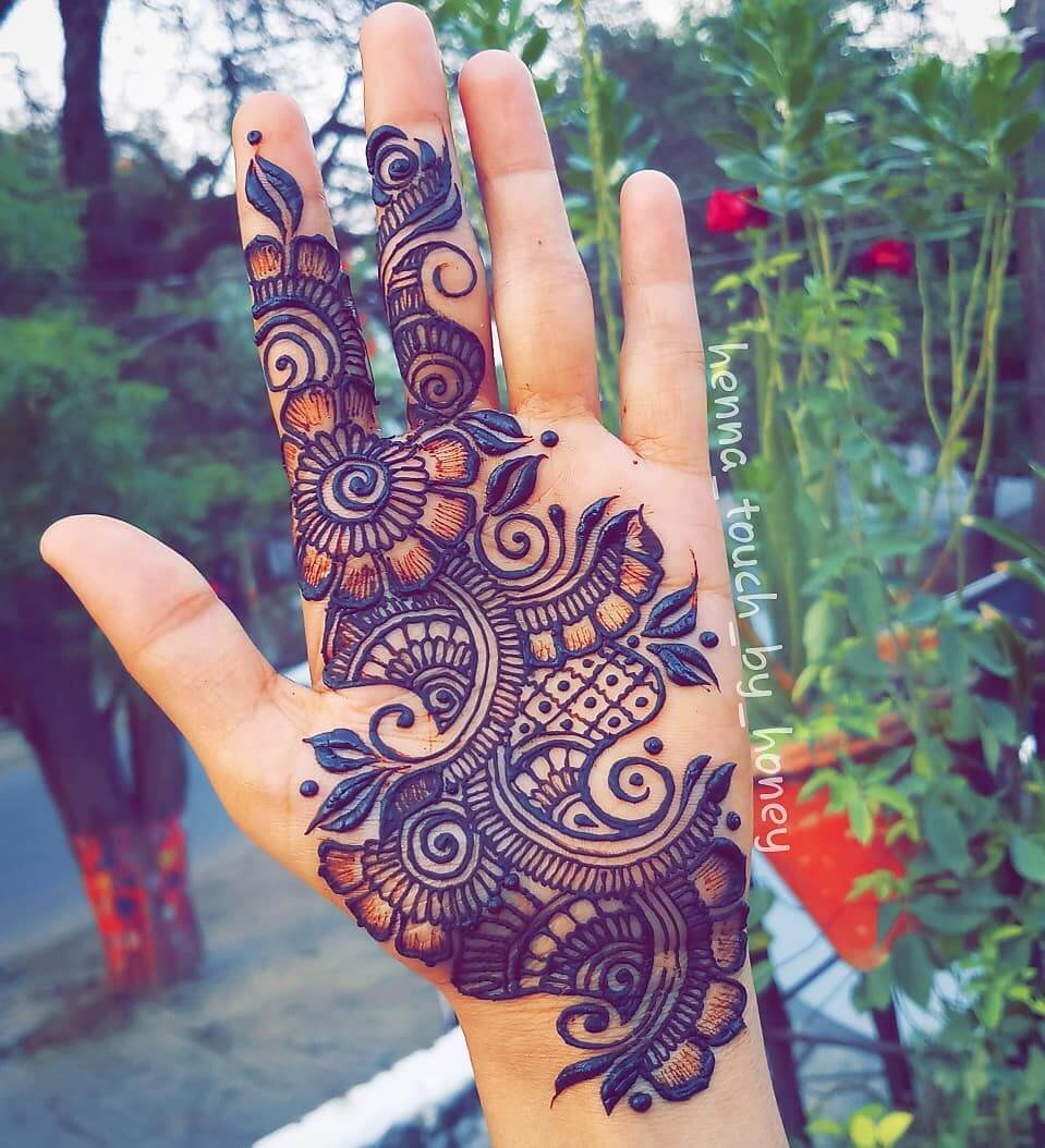 Latest Arabic Mehndi Designs for Palm 2021 Gorgeous Floral and Paisley Arabic Henna Design