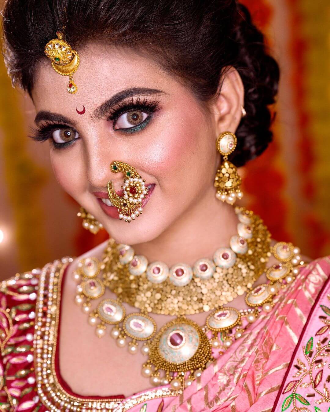 Heavy jewellery inspired bridal makeup idea