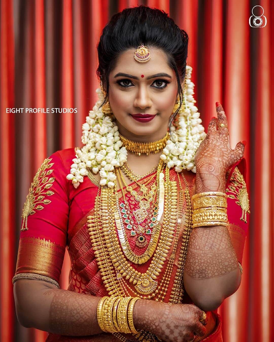 South Indian Bridal Jewellry Gold Jewellery With A Choker And Maang Tikka