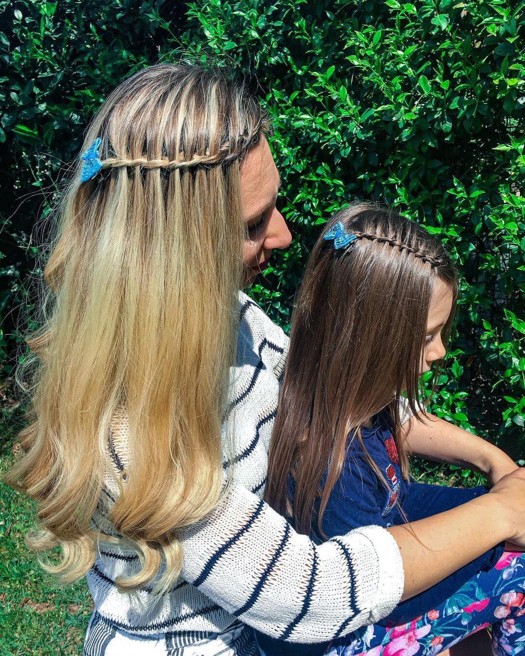 Lovely Mother-Daughter Hairstyle