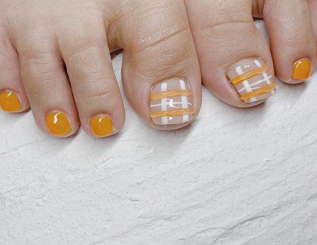 Light Orange Checkered Nail Art Design