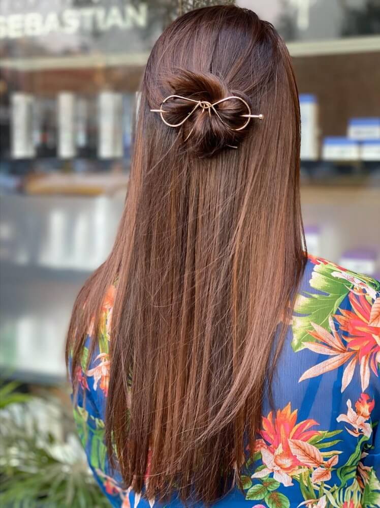 Easy Open Hairstyles Suited for Long Hair Simple Bow Hairstyle with Accessory
