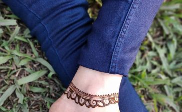 Simple Anklet Mehendi Design