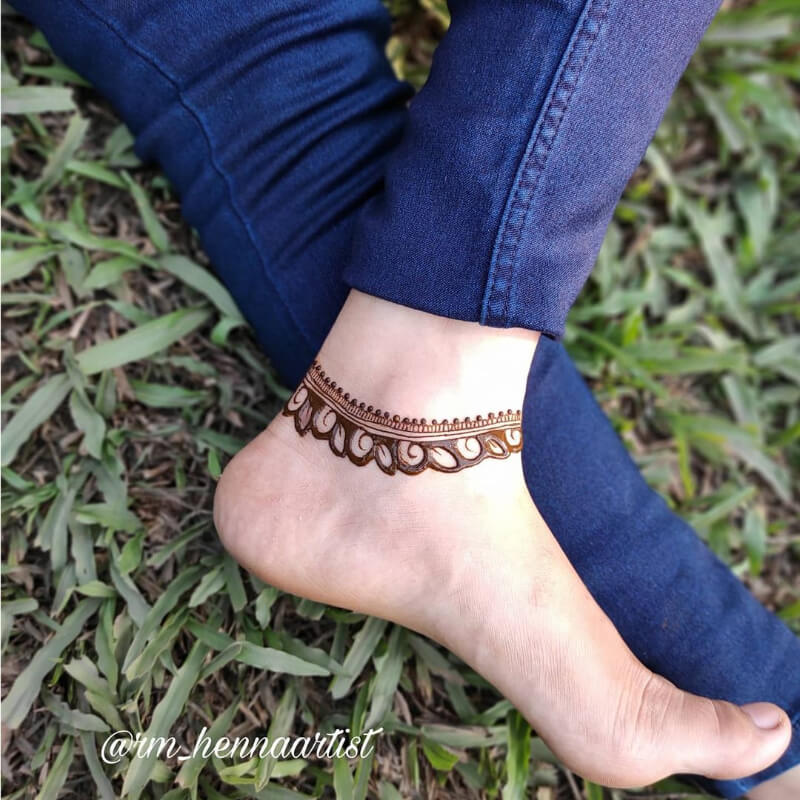 Chain anklet mehndi design Simple Anklet Mehendi Design