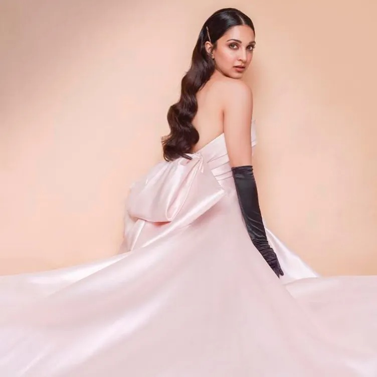 Kiara Advani Dazzles With A Blush Pink Gown And Black Gloves