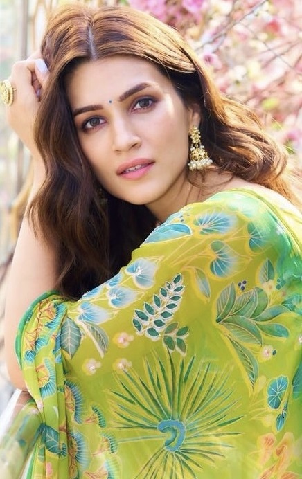 Hitting All The Right Notes Of Summery Floral Vibes Is Kriti Sanon In This Amazing Saree