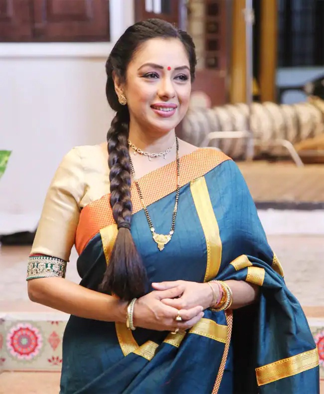  Actress Rupali In a simple Banarasi weaves blue silk saree