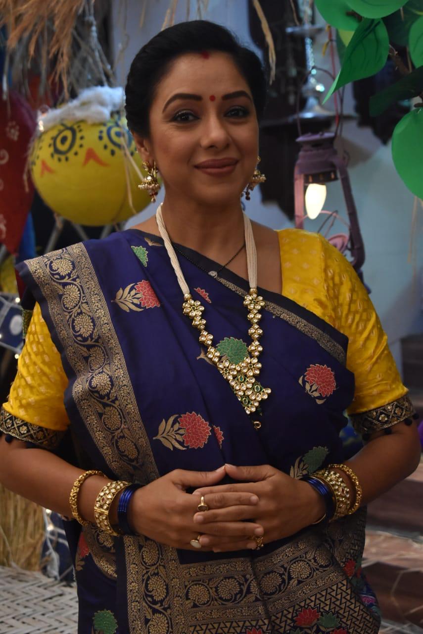 Anupama Serial Actress Rupali In Printed Blue Saree With Mustard Yellow Blouse