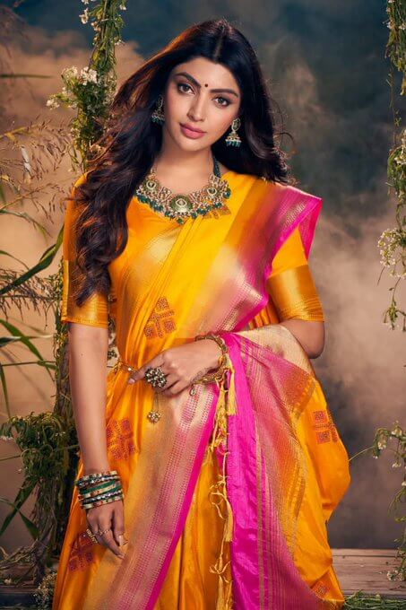 In Pink And Yellow Kanjivaram Saree Akansha Is looking Beautiful