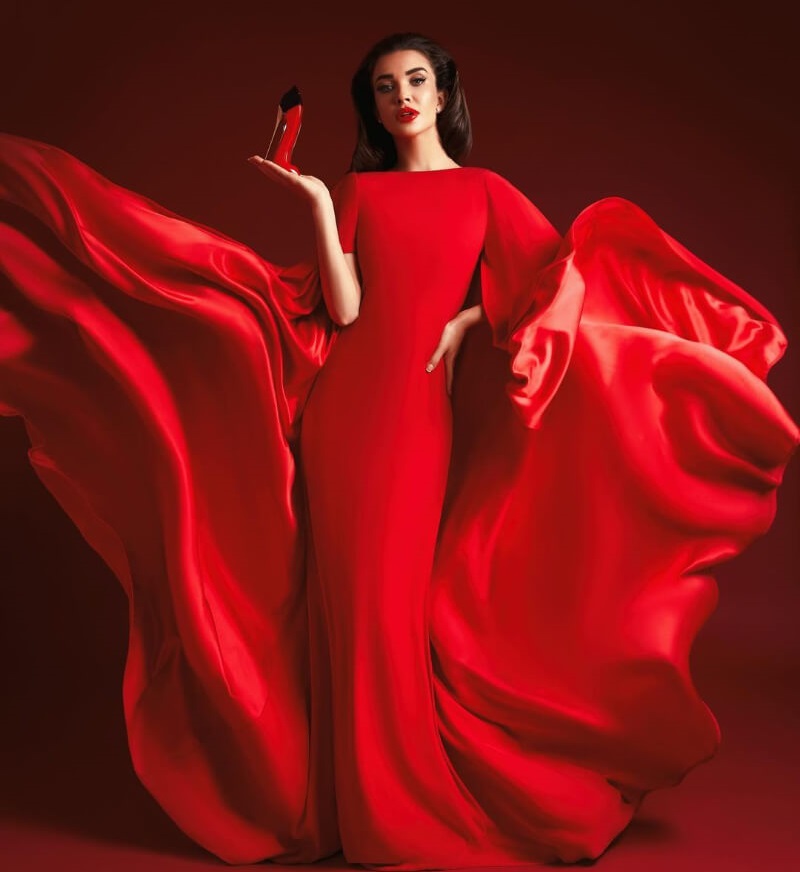 Actress And Model Amy Jackson looks gorgeous in the floor-length red gown