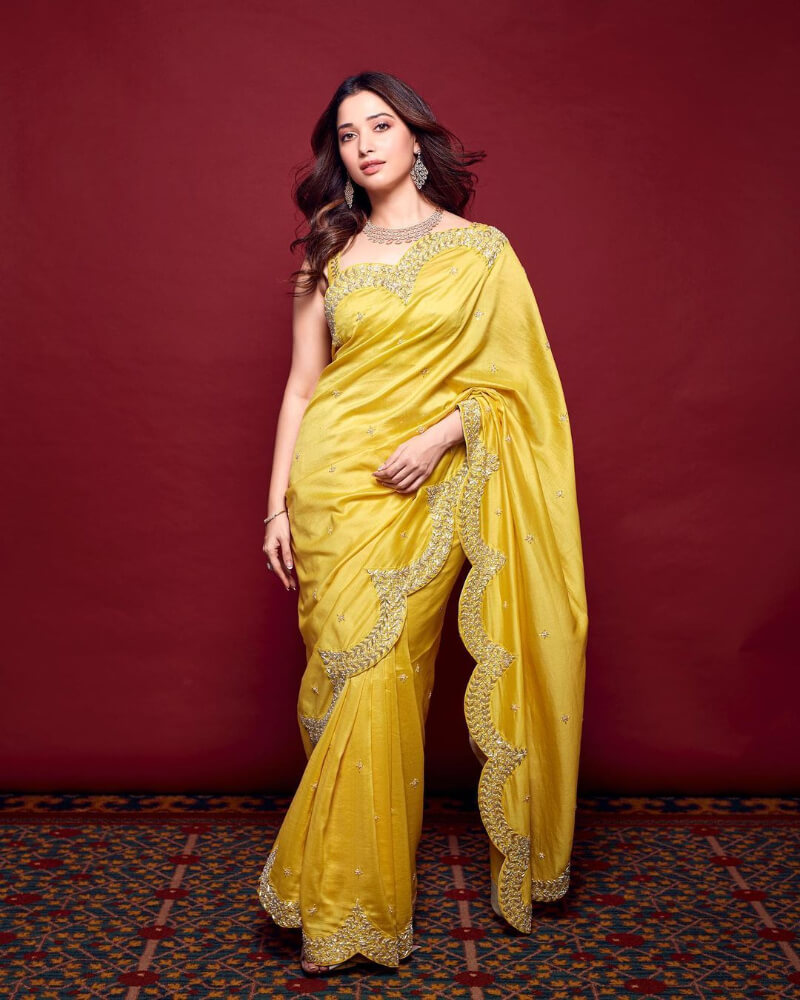 Baahubali  Actress Tamannah Bhatia stuns in a yellow saree