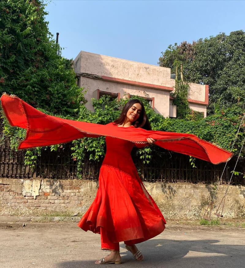 Film Actress Surbhi Jyoti In Plain Red  Suit Set