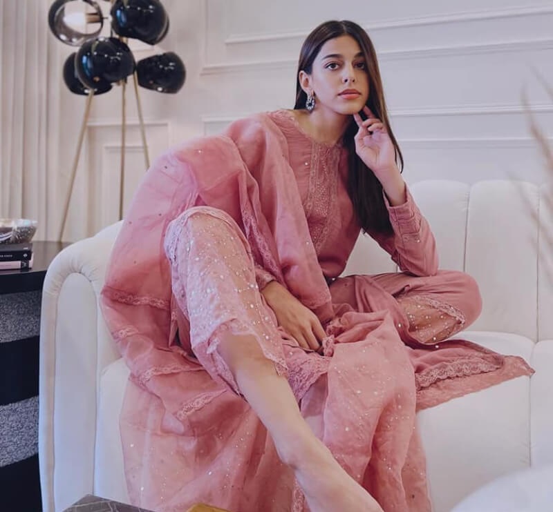 Indian-Based Model  Alaya F Is Looking Simple Yet Graceful In A Pink Ethnic Suit