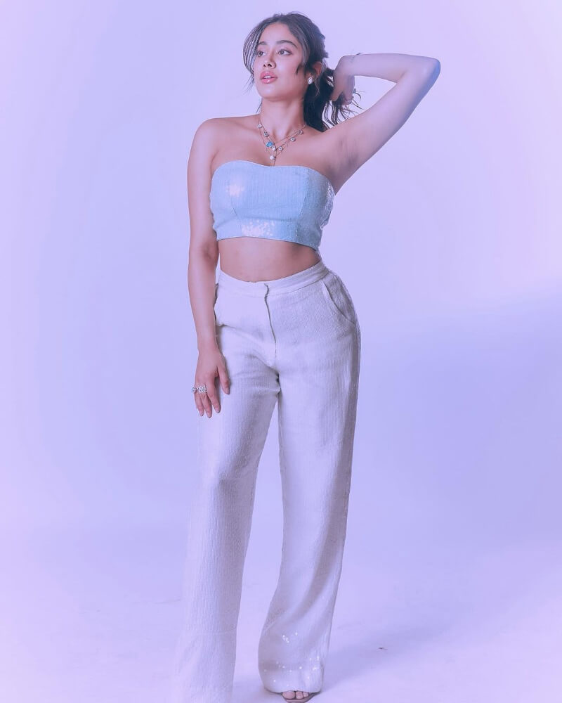 Janhvi attends Rhea Kapoor's reception party in blue sequin tube top and trousers