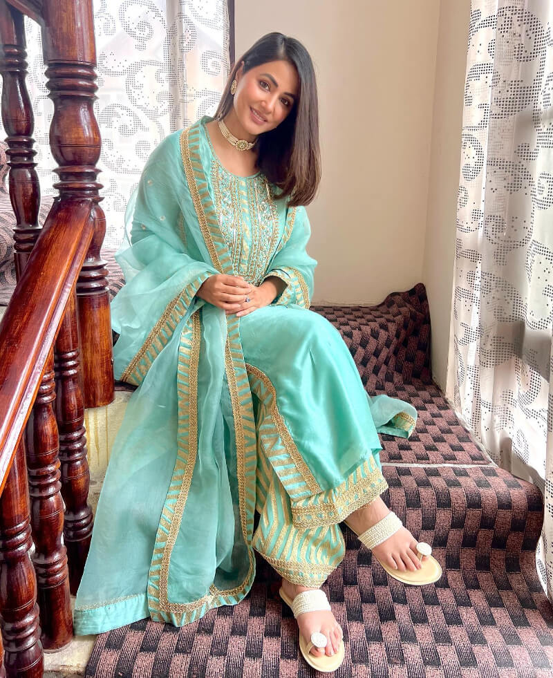 Khatron Ke Khiladi 8 Contestant Hina Khan In blue embellished suit set
