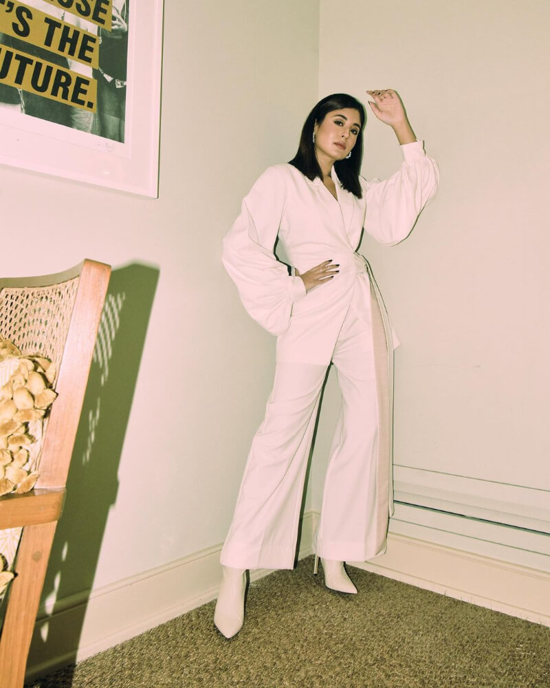 Pretty Comfy Outfits: Kritika Kamra Keeps it Comfy Yet Stylish Kritika Kamra  in  white pantsuit