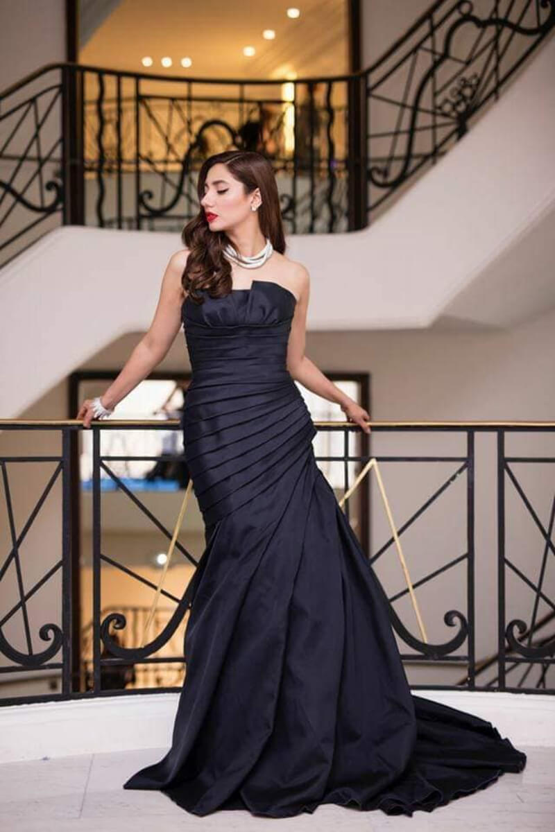 Take Style Cues From Mahira Khan's Chic Western Outfits Mahira Khan in black off-shoulder satin pleated gown