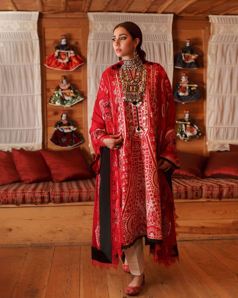 Mahira Khan in Red Embroidered suit with beige pant