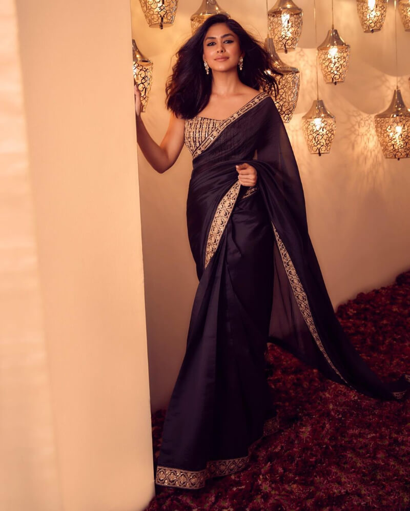 Mrunal Thakur in navy blue silk Ethnic saree Look by designer Punit Balana-Mrunal Thakur's Ethnic Collection Is A Great Inspiration For All Fashionistas