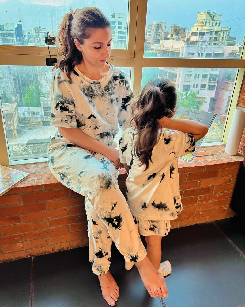 Soha, the actress turned author  with her daughter Inaaya in trendy  tie-dye outfits