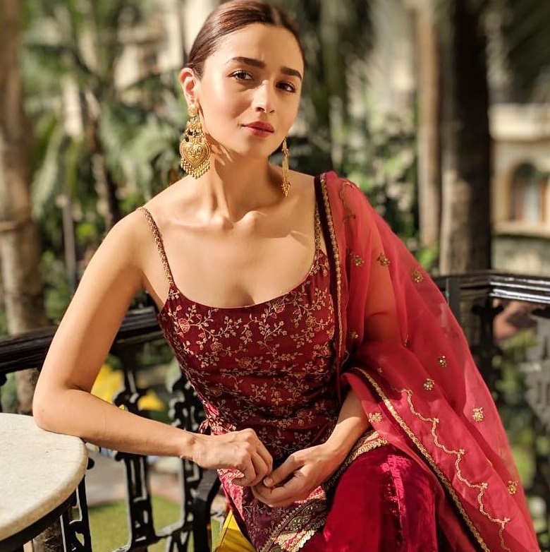 Alia Bhatt Donned Up Stunning Red Ethnic Wear - K4 Fashion