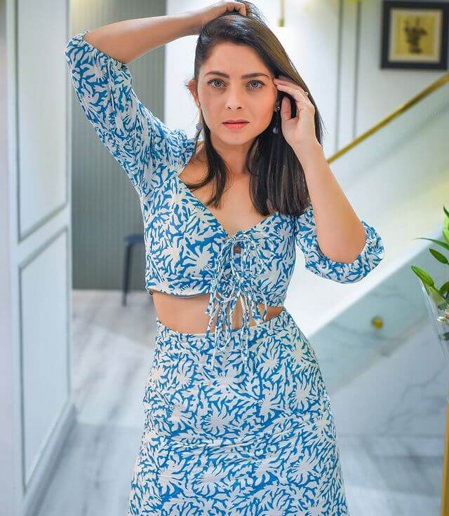 Sonalee Kulkarni Dresses Ideas Aesthetic Look In A Blue And White Crop Top And Skirt Set
