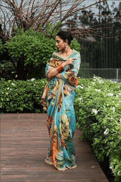 Sobhita Dhulipala Amazed Us With Her Ethnic And Western Looks Blue Floral Printed Saree With A Backless Blouse