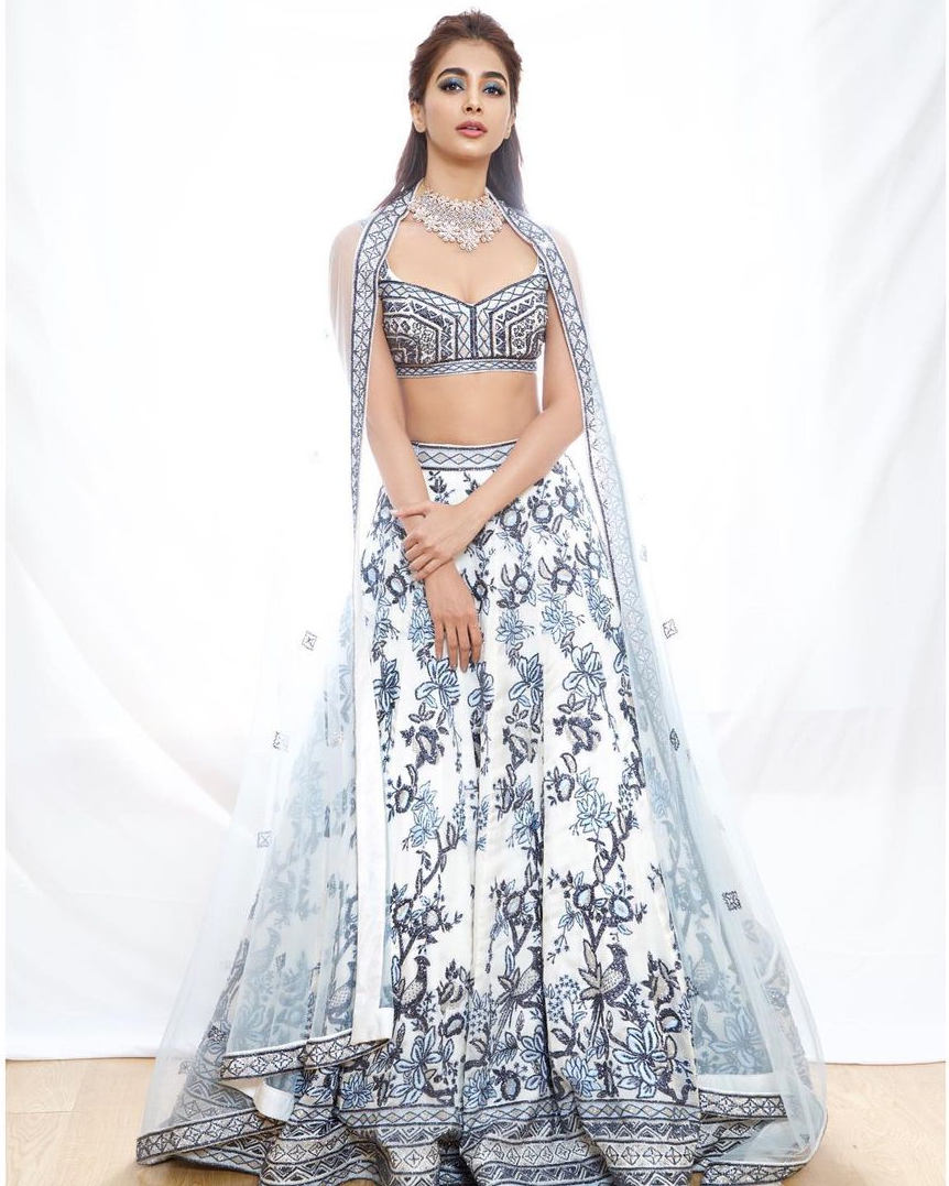 Bollywood Actress Pooja Hegde- Bollywood Dresses, Sarees &amp; Outfits In Floral Lehenga 