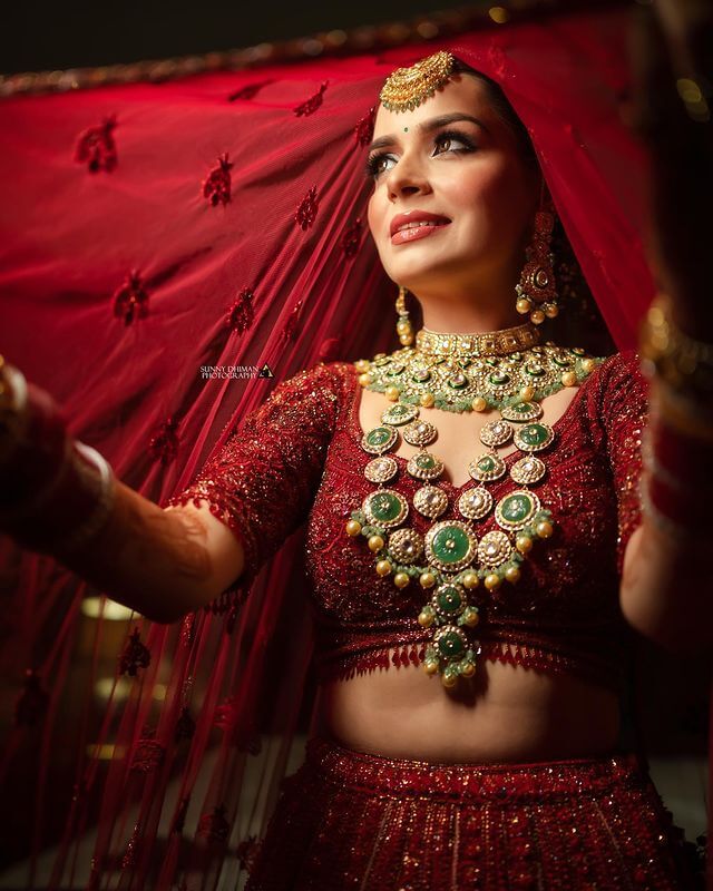 Contrasting Jewellery Ideas To Pair & Wear With Your Red Lehenga! | Indian  bride, Fashion, Bride
