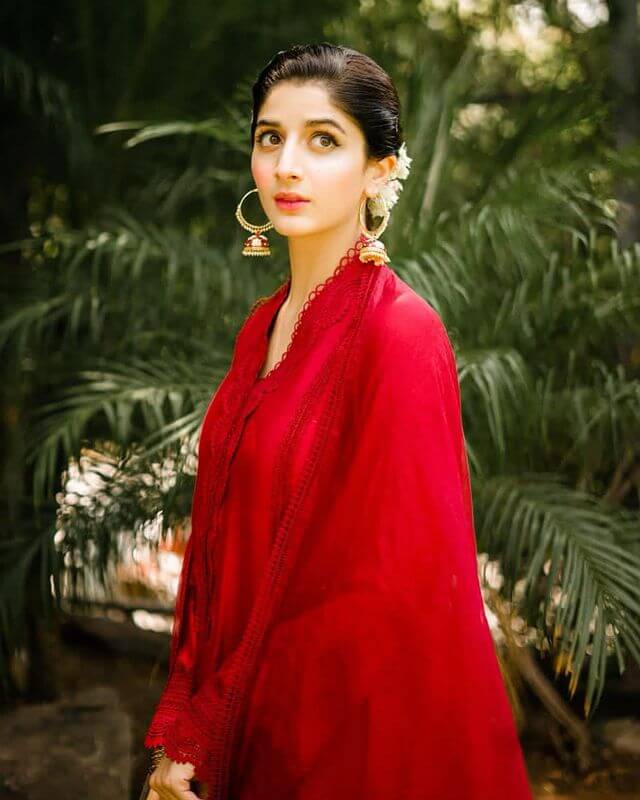 Hot Look In Red Dress With Golden Earring