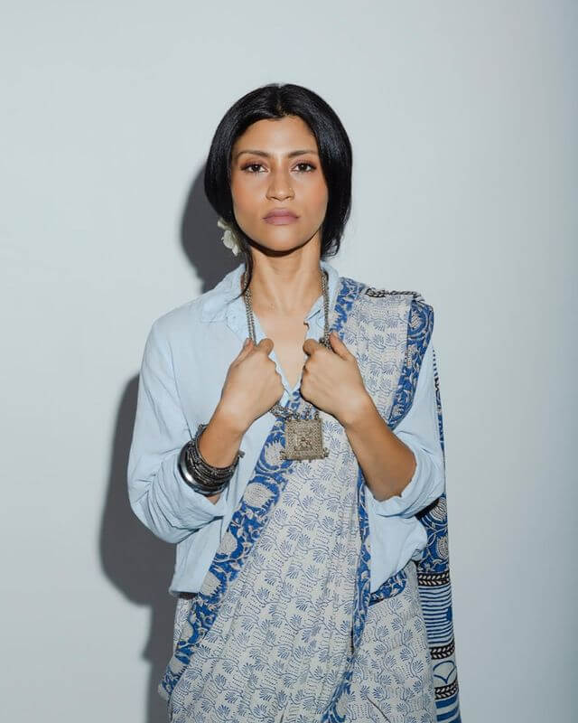 International Film Award Winner Konkona Sen Sharma & Her Stunning Outfits, Dresses, Fashion in Blue Saree With A Shirt
