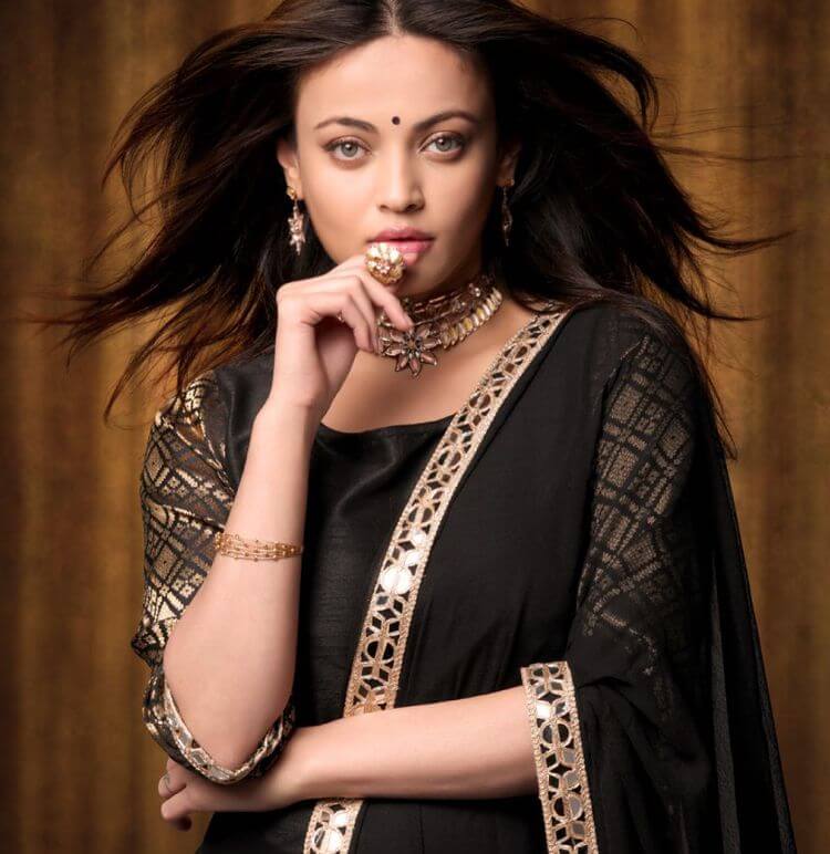 King Telugu Movie Actress Ethnic Black Dress